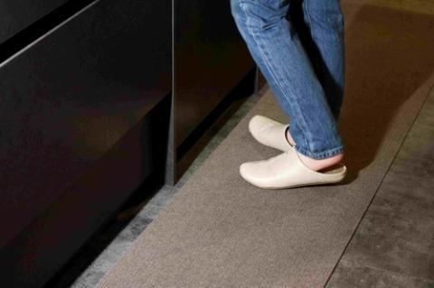 キッチンマット 60×240 ファイナル商事株式会社 滋賀県 東近江市 A-I09 撥水 カット可能 ずれにくい 滑り止め 薄い 洗濯