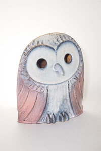 フクロウ置物「まなざし」（中）　E11　株式会社 布引焼窯元