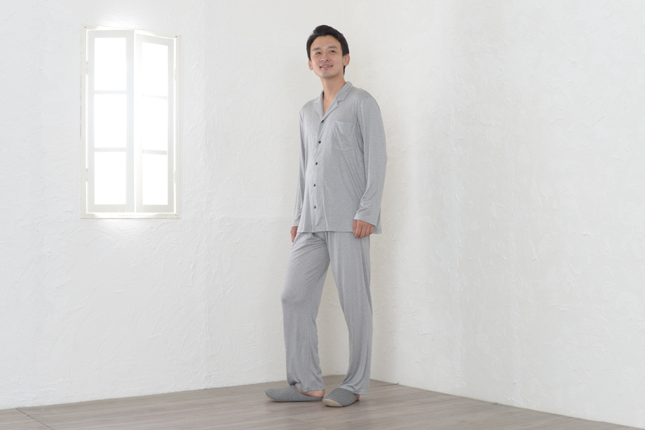 リヨセル＆シルク テーラーカラー前開き メンズパジャマ 株式会社ラブリー 滋賀県 東近江市 F-A02 紳士 男性用 ルームウェア 部屋着 上下セット 快眠 肌触りなめらか