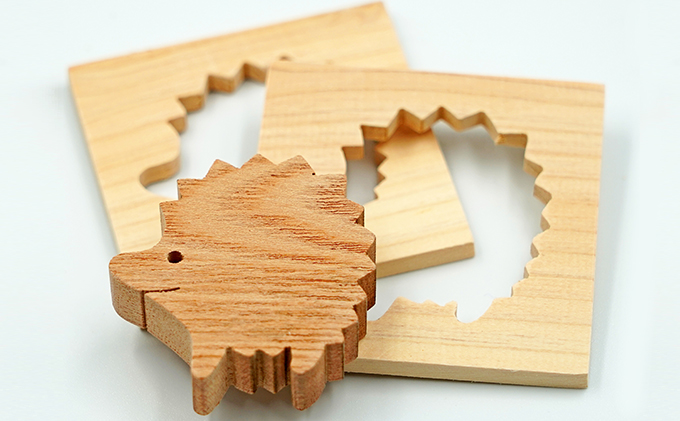 国産ヒノキとケヤキの木製パズル