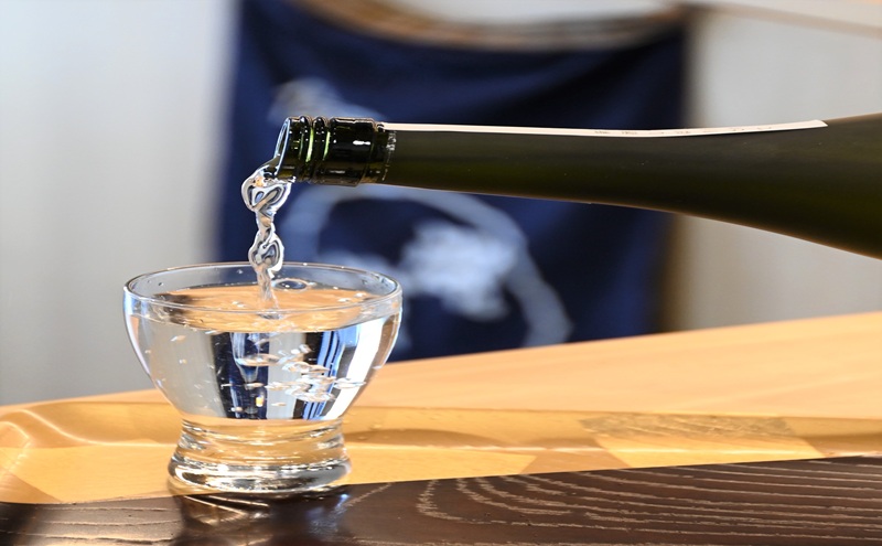 日本酒 純米吟醸 花乃伊吹 お酒 酒 純米吟醸酒 晩酌 アルコール 家飲み 宅飲み 地酒佐藤酒造 芳醇 5000円