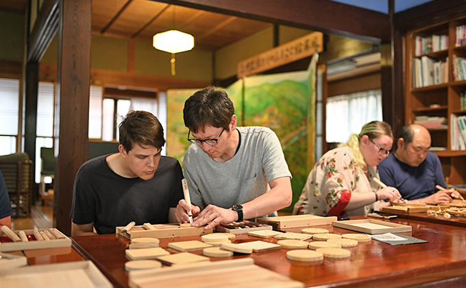 上丹生工芸体験（木彫体験）