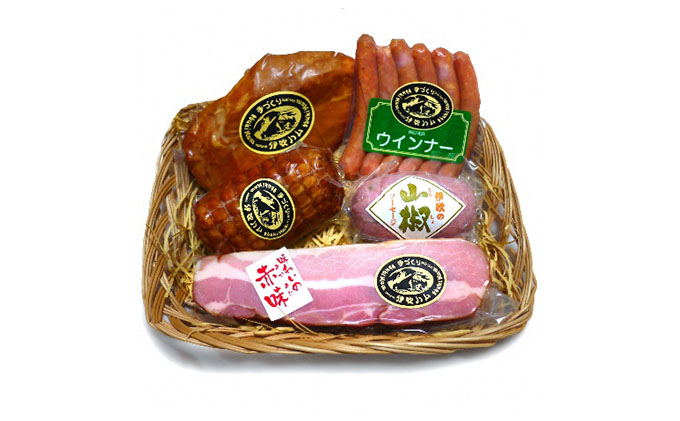 ハム 伊吹の味わいハム セット ボンレスハム 山椒 ソーセージ ウィンナー ウインナー ベーコン スモーク チキン 詰め合わせ ギフト キャンプ BBQ 肉 お肉 豚 豚肉 鶏 鶏肉 燻製 食べ比べ おつまみ 国産 箱入り 熨斗