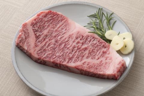 【近江牛 ステーキ用(肩ロース4枚)】肉 牛肉 ステーキ ブランド牛 三大和牛 和牛 黒毛和牛 国産 バーベキュー 贈り物 ギフト プレゼント 冷凍 滋賀県 竜王