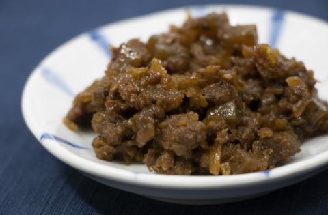 【近江牛 肉山椒(佃煮)】肉 牛肉 ミンチ 山椒 ふりかけ ぬれふりかけ ブランド牛 三大和牛 和牛 黒毛和牛 冷凍 お弁当 おかず お惣菜 おつまみ 滋賀県 竜王