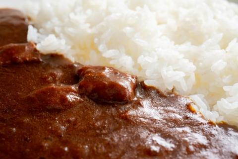 【近江牛匠のカレー】肉 牛肉 ブランド牛 三大和牛 和牛 黒毛和牛 近江牛 保存食 レトルト おかず お惣菜 滋賀県 竜王