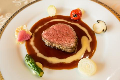 【近江牛ステーキ用(モモ4枚)】肉 牛肉 ステーキ ブランド牛 三大和牛 和牛 黒毛和牛 国産 バーベキュー 贈り物 ギフト プレゼント 冷凍 滋賀県 竜王