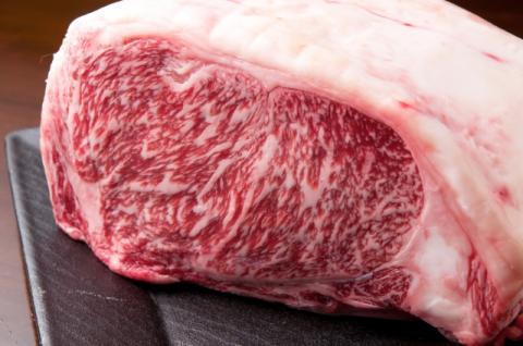 【近江牛と近江米の定期便【至福の逸品の会】全2回】肉 牛肉 ステーキ リブ サーロイン ブランド牛 三大和牛 和牛 黒毛和牛 冷凍 贈り物 ギフト プレゼント 滋賀県 竜王