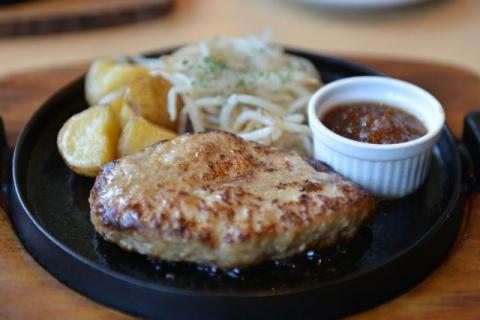 【近江牛コロッケ・近江牛オリジナルハンバーグ ミニセット】肉 牛肉 コロッケ ハンバーグ ブランド牛 近江牛 三大和牛 和牛 黒毛和牛 ミンチ 冷凍 お弁当 おかず お惣菜 滋賀県 竜王