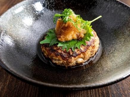 【近江牛と惣菜の定期便【味彩の会】全12回】肉 牛肉 ブランド牛 三大和牛 和牛 黒毛和牛 バーベキュー 贈り物 ギフト プレゼント 冷凍 滋賀県 竜王