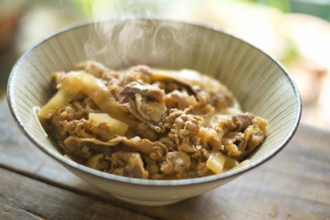 【月間限定10セット】【近江牛 切落し 500g】肉 牛肉 ブランド牛 三大和牛 牛肉 黒毛和牛 冷凍 贈り物 ギフト プレゼント 滋賀県 竜王