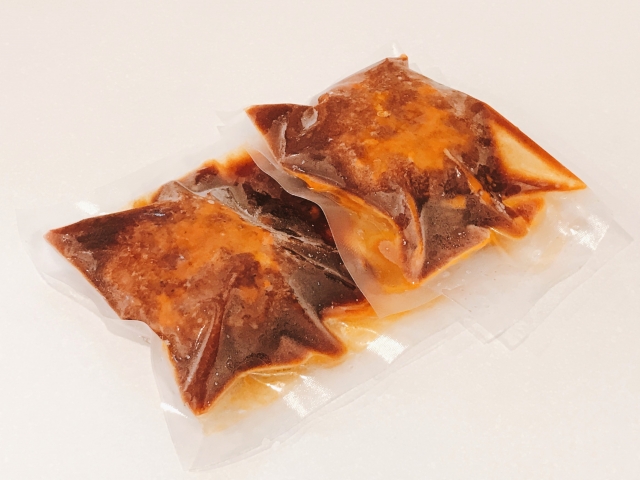 【近江牛 煮込みハンバーグ 200g 3個】ハンバーグ 国産 ブランド牛 三大和牛 和牛 黒毛和牛 冷凍食品 お弁当 おかず お惣菜 産地直送 滋賀県 竜王 冷凍