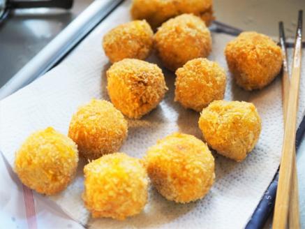 【近江牛 フライトリオ】肉 牛肉 コロッケ ハンバーグ カツ メンチカツ ブランド牛 三大和牛 近江牛 和牛 黒毛和牛 ミンチ 冷凍 お弁当 おかず お惣菜 滋賀県 竜王