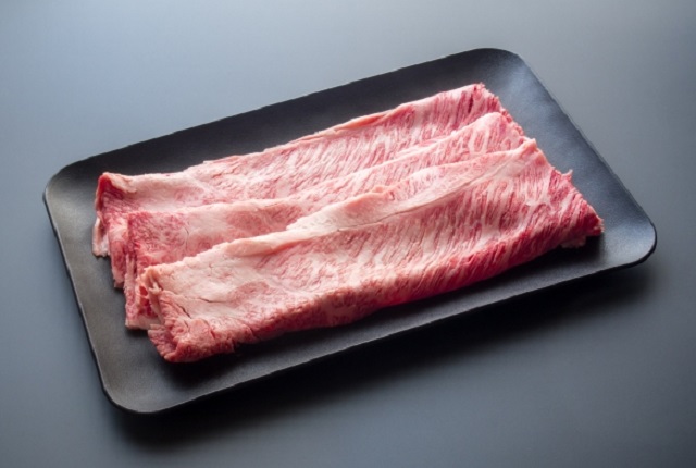 【近江牛 特上すきしゃぶ肉 500g】冷凍 肉 牛肉 ブランド牛 三大和牛 和牛 黒毛和牛 冷凍食品 お弁当 おかず お惣菜 ギフト 高級 自宅用 神戸牛 松阪牛 に並ぶ 日本三大和牛 滋賀県 竜王