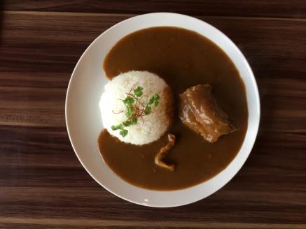 【近江牛匠のカレー】肉 牛肉 ブランド牛 三大和牛 和牛 黒毛和牛 近江牛 保存食 レトルト おかず お惣菜 滋賀県 竜王