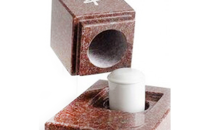 小型墓石　宅墓(たくぼ)　・あか