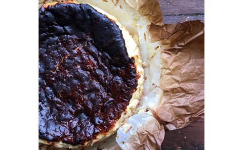 クリーミィ半熟チーズケーキ（バスク風）