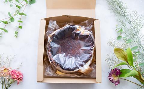 クリーミィ半熟チーズケーキ（バスク風）