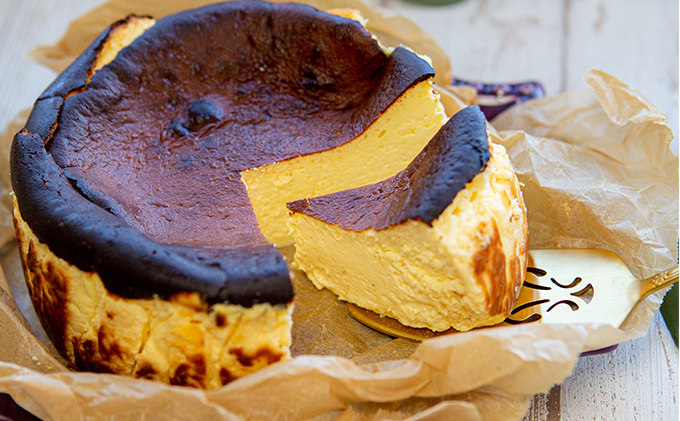 希少！とよ坊かぼちゃんのクリーミィ半熟チーズケーキ（バスク風）