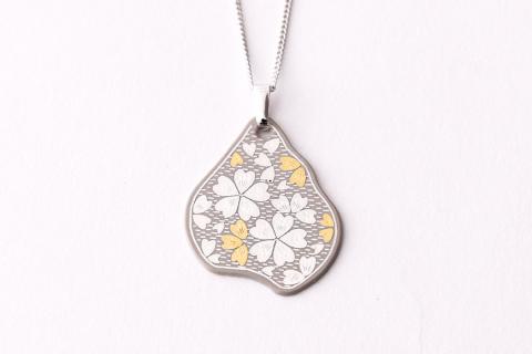 ◇【中嶋象嵌】ナシ型ペンダント〈ベージュ〉