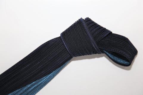 【西陣活性化を応援！】シルク西陣織ネクタイ（リンクルタイ・黒青）