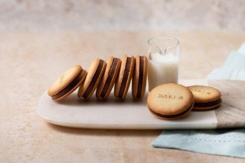 【高島屋選定品】＜dari K(ダリケー）＞カカオサンドクッキー2種食べ比べセット（ミルク・抹茶）［ 京都 チョコレート カカオを通して世界を変える 人気 おすすめ ギフト プレゼント 贈答 お取り寄せ お菓子 スイーツ ］