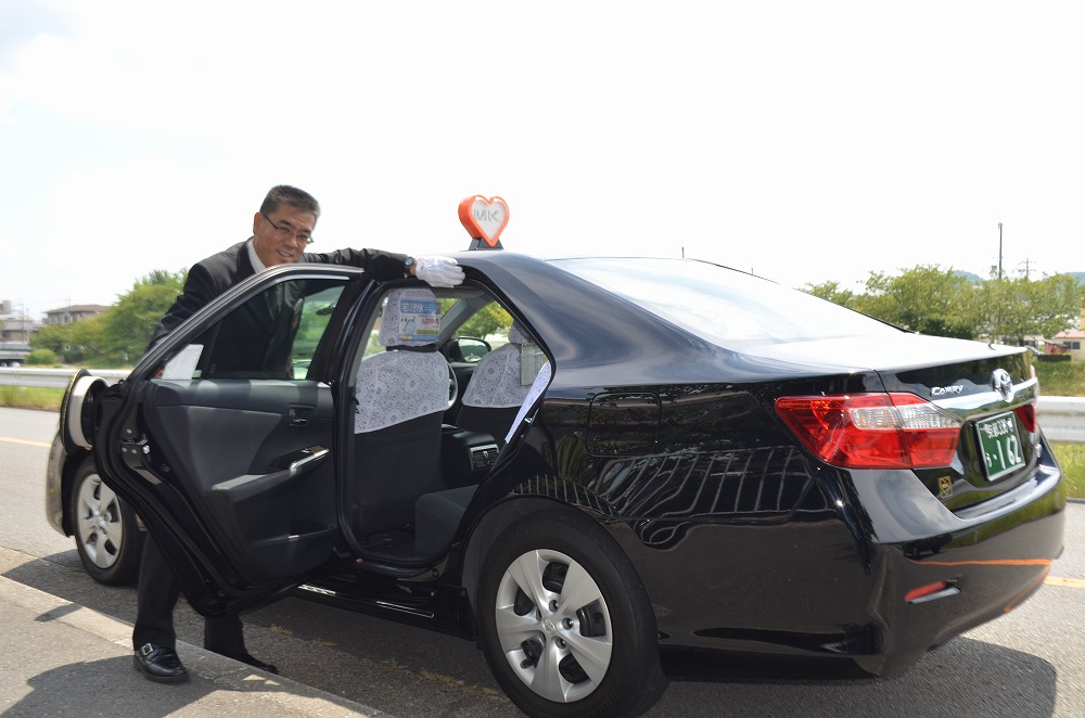 【MKハイヤー観光】【普通車5時間】ドライバーとめぐるとっておきの京都観光（6／21-9／30・12／1-3／20）［ 京都 観光 タクシー 専属 ドライバー 周遊 プラン 人気 おすすめ ハイヤー サービス 名所 巡り プライベート ツアー お取り寄せ 通販 送料無料 ふるさと納税 ］