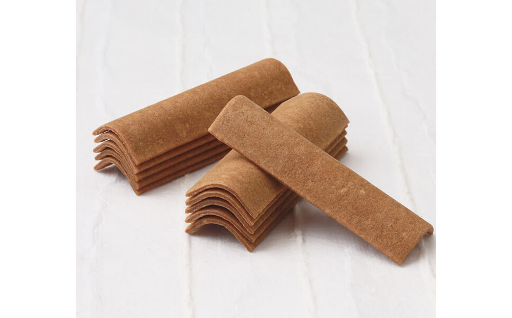 【井筒八ッ橋本舗】化粧箱入り 60枚(3枚×20袋)｜京都 和菓子 人気 定番 堅焼煎餅 化粧箱入り 和菓子［ 素朴で懐かしい 八つ橋 堅焼煎餅 ニッキの香り 大容量 おいしい 人気 おすすめ お菓子 和菓子 ギフト プレゼント お取り寄せ 通販 送料無料 ふるさと納税 ］