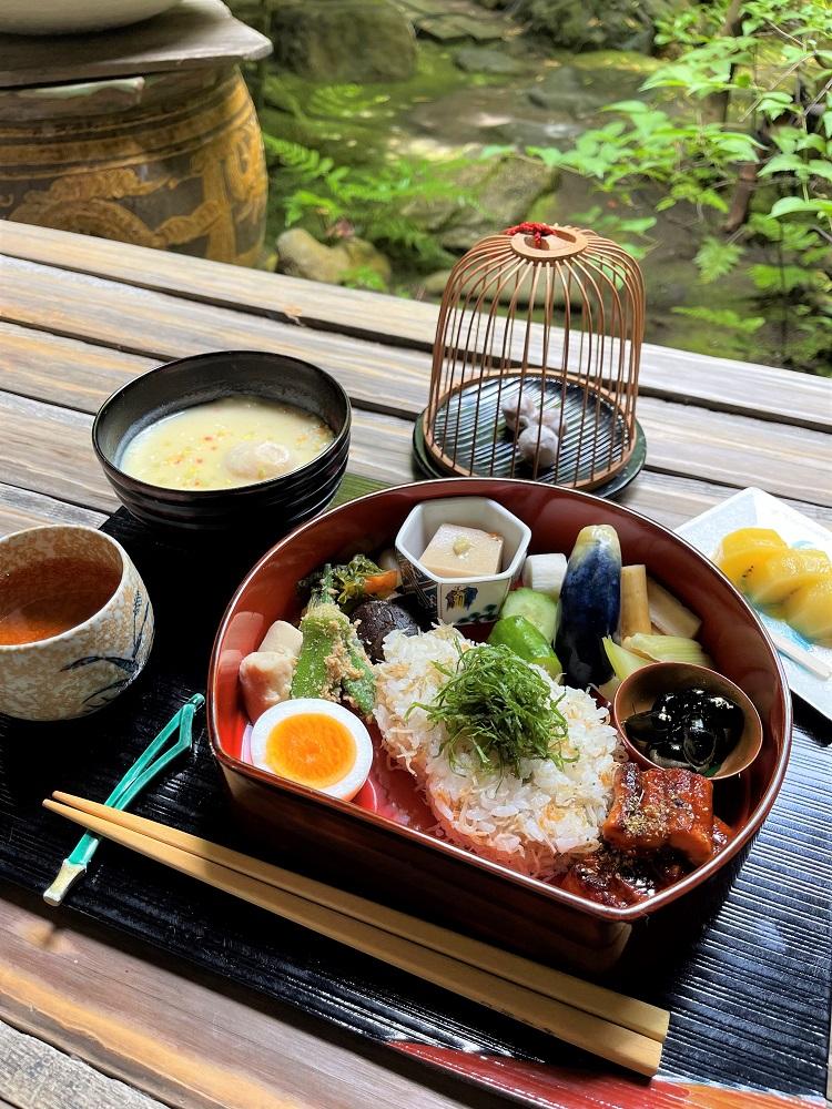 【西陣くらしの美術館 冨田屋】 町家見学・しきたりのお話（45分間）＋伝統弁当プラン