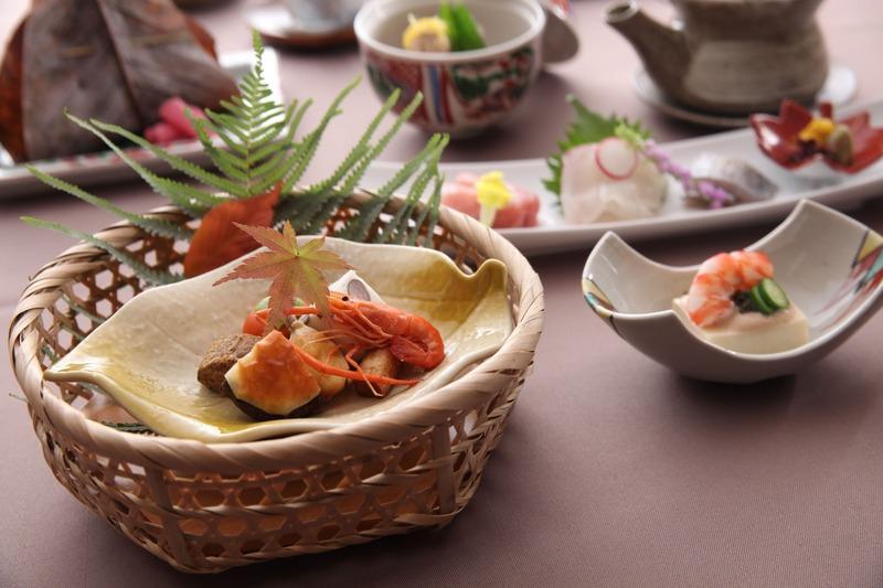 【料亭 左阿彌】昼懐石ペアお食事券［ 京都 料亭 京料理 食事 ランチ 人気 おすすめ 老舗 グルメ チケット 割引 ］