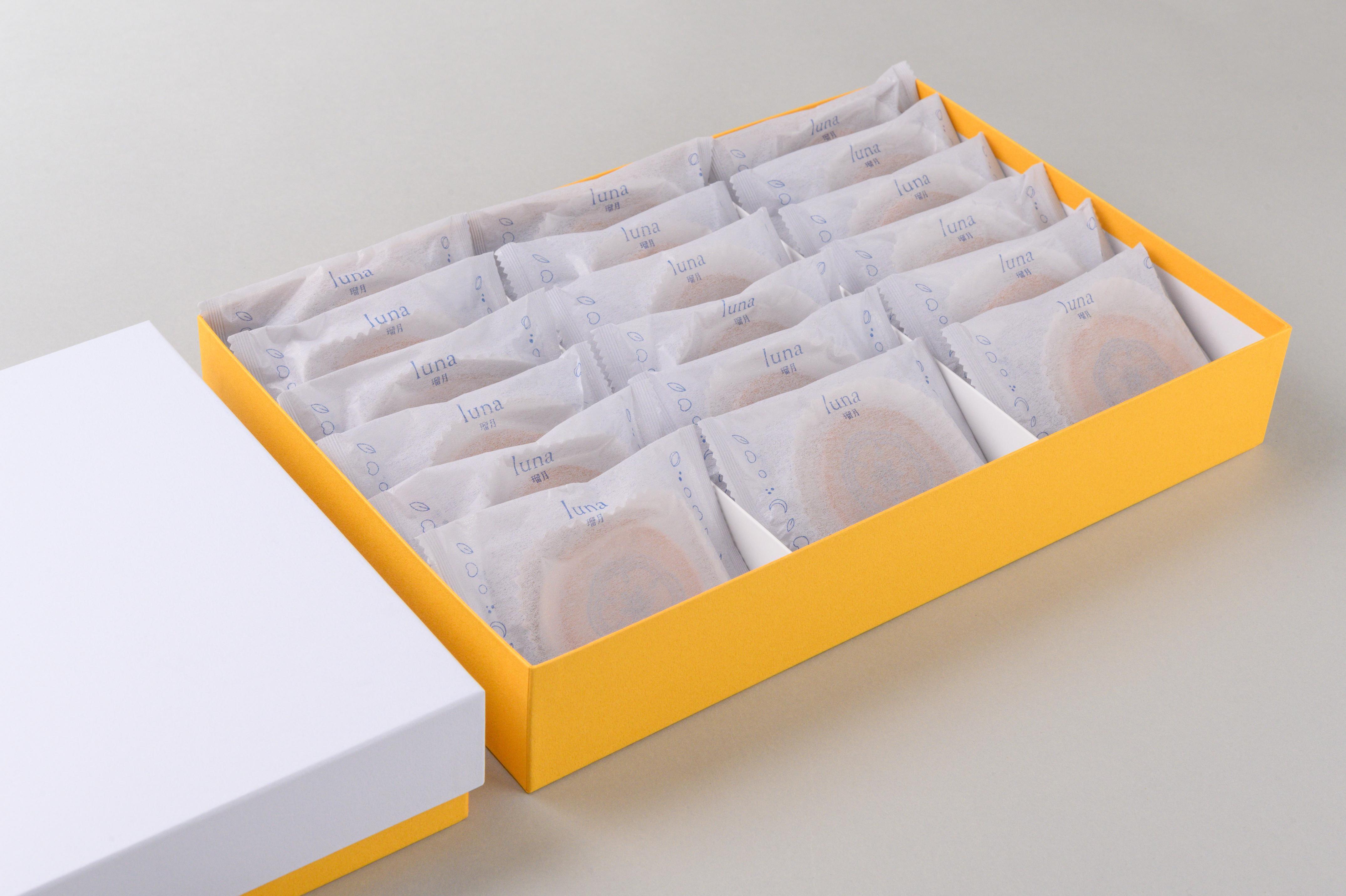 【果朋】特製もちどら 瑠月-luna-18入［ 京都 二条 創作和菓子 綺麗 可愛い 美味しい 人気 おすすめ お取り寄せ ギフト プレゼント 贈答 お菓子 スイーツ ふるさと納税  ］