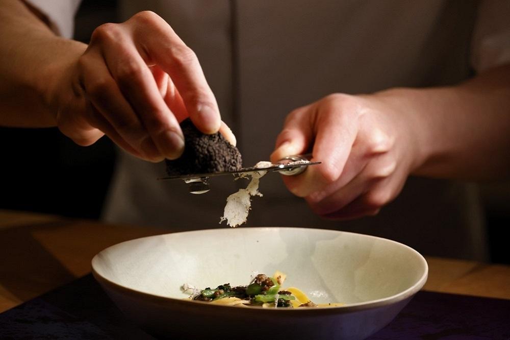 【THE THOUSAND KYOTO】ザ・サウザンド京都 ふるさと納税ディナーペアチケット［ 京都 駅近 便利 好アクセス サウザンド ラグジュアリー ホテル ギフト券 人気 おすすめ ホテル 旅行 観光 食事 グルメ ふるさと納税 ］