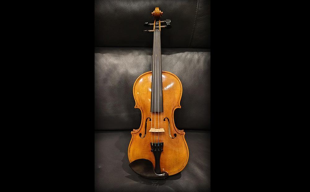 【高島屋選定品】〈Liuteria-TAKADA〉アトリエ製マエストロ監修の入門用バイオリンセット［ 弦楽器専門店 バイオリン セット 京都市 アトリエ マエストロ 監修 楽器 初心者 音楽 趣味 人気  おすすめ 伝統技術 職人 クラシック 音楽教育 プレゼント ギフト 演奏 高品質 文化体験 ふるさと納税 ］