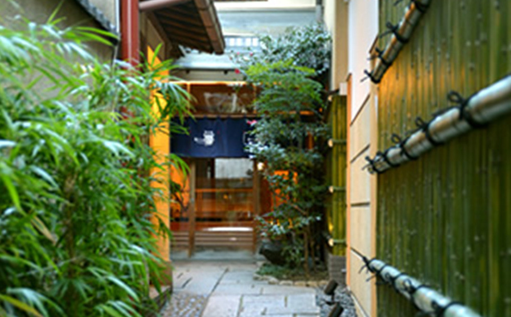 【高島屋選定品】〈モリタ屋〉四条猪熊本店・木屋町店お食事券 30,000円分［ 京都 明治2年創業 牛肉専門店 有名店 高品質 和牛 人気 おすすめ グルメ お肉 ふるさと納税 ］