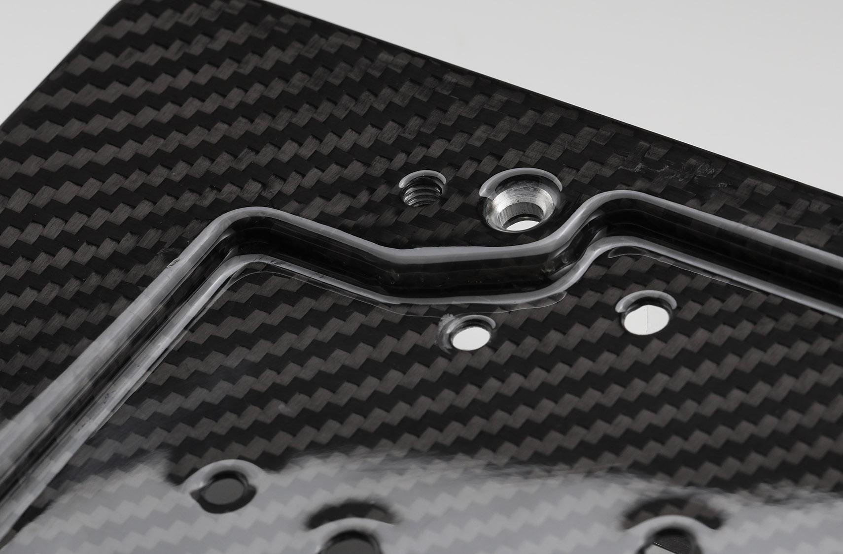 【AELLA】汎用品｜ドライカーボン製 ナンバープレートホルダー AE-99005 【ツヤなし】［ 京都 バイク カスタム パーツ 人気 おすすめ ツーリング ライダー バイカー メーカー ギア お取り寄せ 通販 ふるさと納税 ］