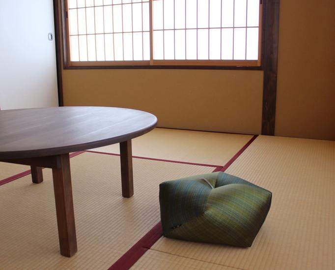 【 洛中高岡屋 】長く楽に座れる寛ぎのアイテム 西陣織 おじゃみ座ぶとん（都縞・緑）