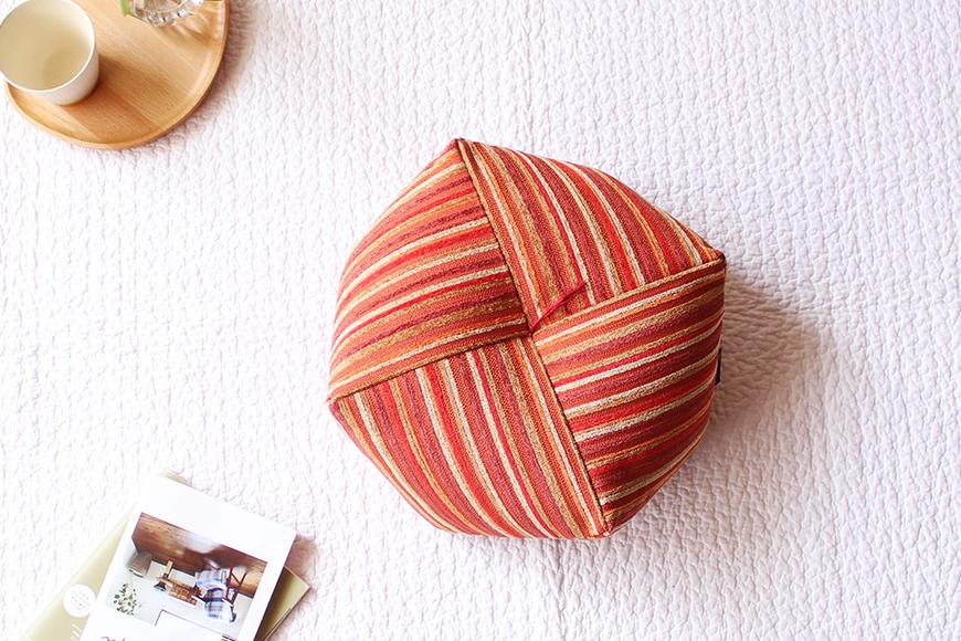 【 洛中高岡屋 】シンプルなデザインと素材感 おじゃみ座布団（グラフ・レッド）