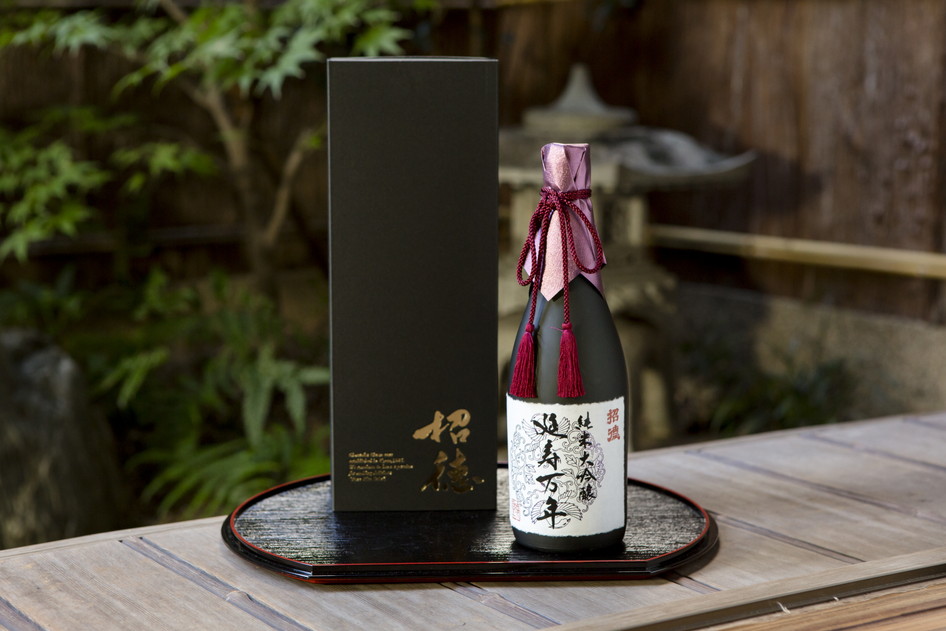 【招徳酒造】日本酒 純米大吟醸「延寿万年」720ml｜京都 伏見の日本酒 人気シリーズ [ 高品質酒米「山田錦」使用 高精白(35%)ならでは 上品できめ細やかな酸味 馥郁とした香り おすすめ ロック 冷酒 常温 お取り寄せ 通販 送料無料 ふるさと納税 ]
