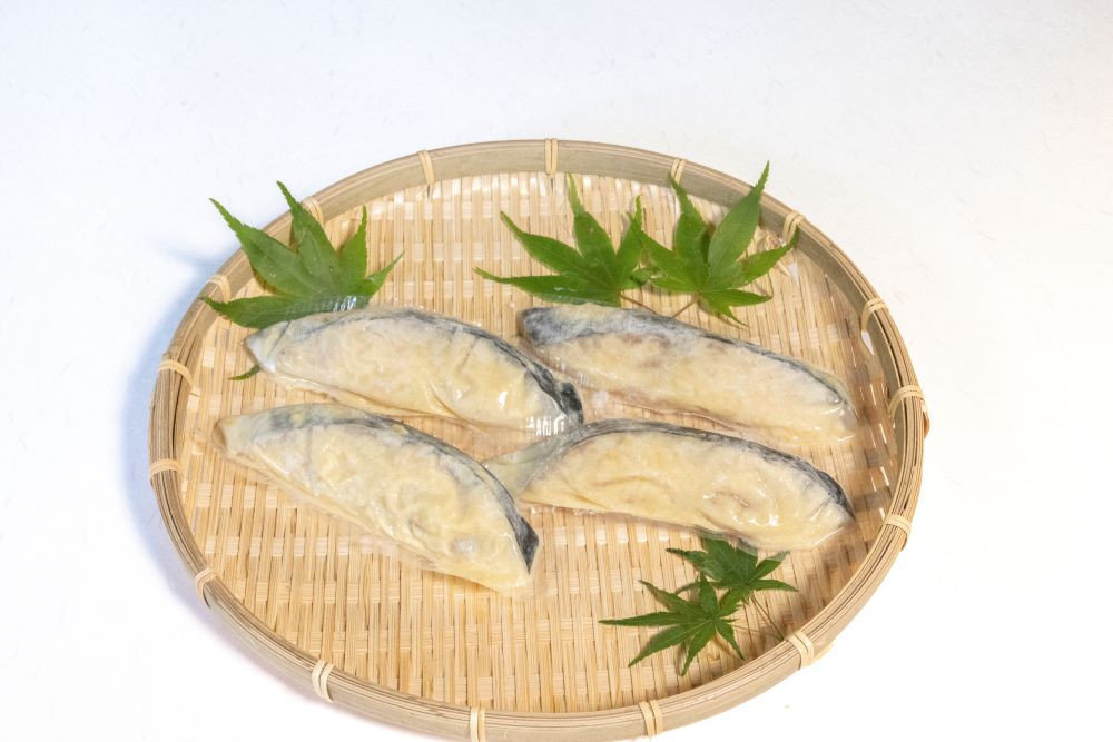 【辻為商店】銀だら西京漬けと甘口紅鮭セット 8切［ 京都 鮮魚専門店 西京漬け セット さわら 銀鱈 からすがれい 紅鮭 人気 おすすめ グルメ 海鮮 お取り寄せ  通販 送料無料 ふるさと納税  ］