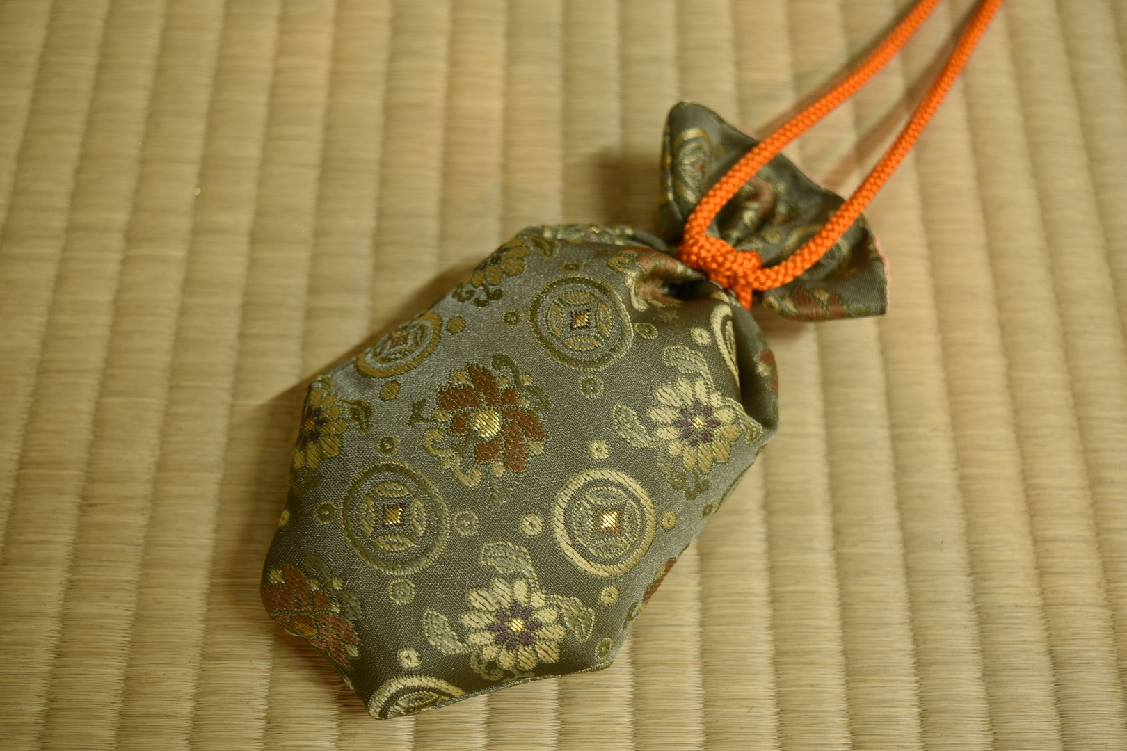 【石黒香舗】匂い袋 部屋用 吊り型巾着 掛香 （緑）