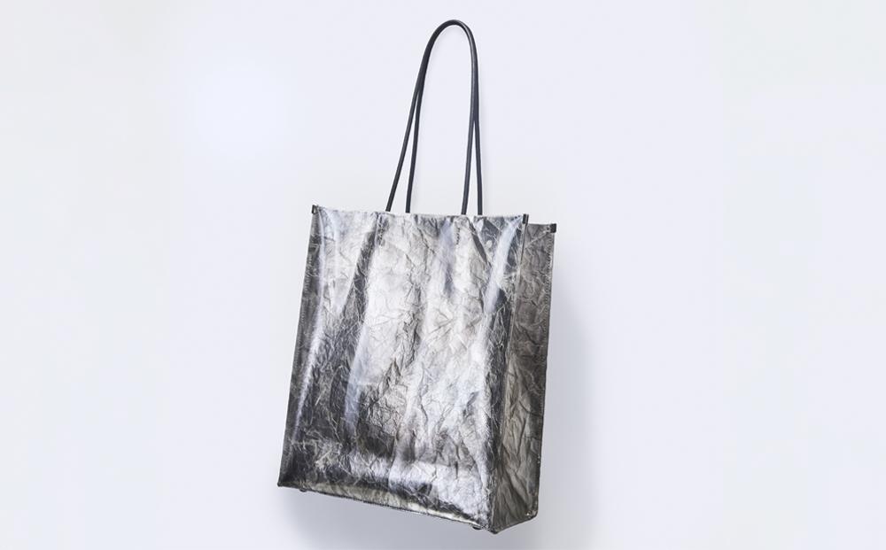 【KENTO HASHIGUCHI × 伝統工芸士】手もみ銀箔 ショッパーバッグ 縦（shopper bag）