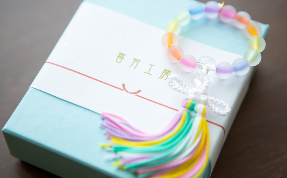 【意匠京念珠板倉】京念珠 数珠屋がつくる 虹色ストラップ［ 京都 数珠 念珠 人気 おすすめ 化粧箱入 証明書付 京都府伝統産業優秀技術 お取り寄せ 通販 送料無料 ふるさと納税 ］