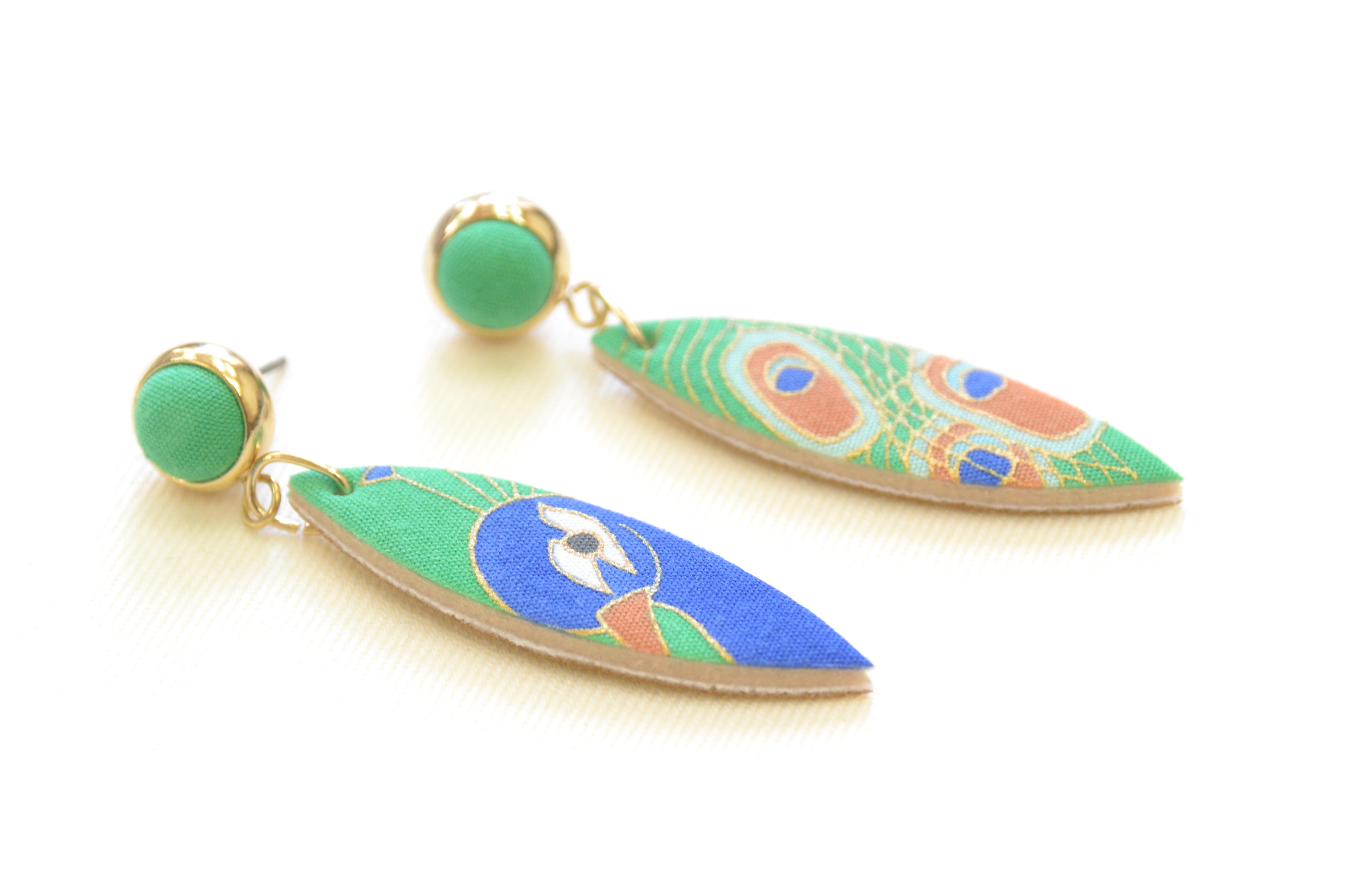 【染工房正茂】手描友禅 ピアス / イヤリング（ファブリックアクセサリー）《孔雀》 