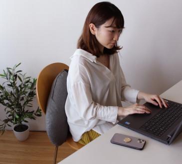 【洛中高岡屋】こだわり設計のかわいいクッション『うたたねクッション Utane（うたね）』（御納戸＆紙屋紙）