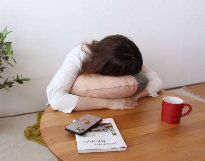 【洛中高岡屋】こだわり設計のかわいいクッション『うたたねクッション Utane（うたね）』（里桜＆紙屋紙）