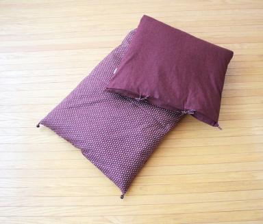 【洛中高岡屋】うたた寝にちょうどいい寛ぎのアイテム　カバータイプごろ寝敷きふとん（パープル系）