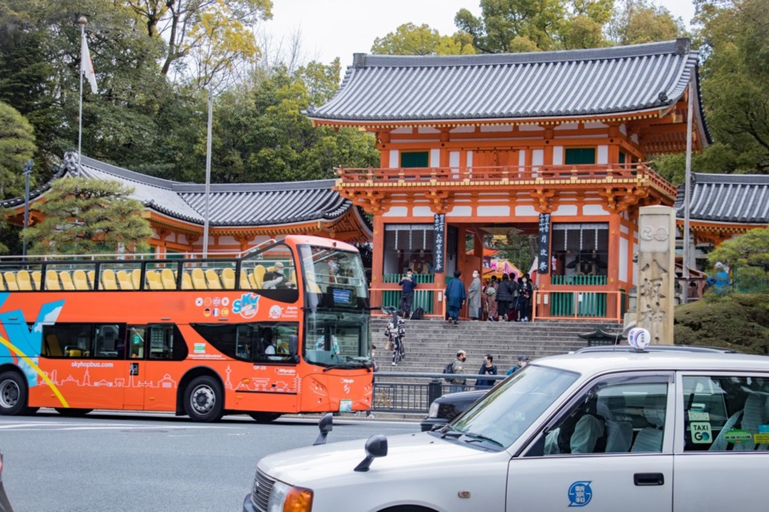 「乗り降り自由！京都の主要な観光地を巡る周遊パス」スカイホップバス（Sky Hop Bus）小人2日券
