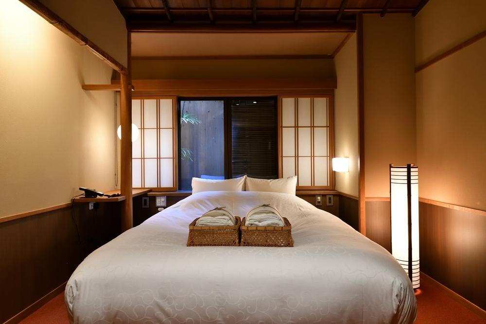 【京小宿 八坂ゆとね】1泊2食付きペア宿泊券（2名様）料理長特選会席プラン［ 京都 祇園 八坂 京町家 隠れ宿 石畳の街並み ペア 宿泊券 人気 おすすめ 旅館 ホテル 宿泊 旅行 観光 グルメ 高台寺 ねねの道 産寧坂 清水寺 ふるさと納税 ］