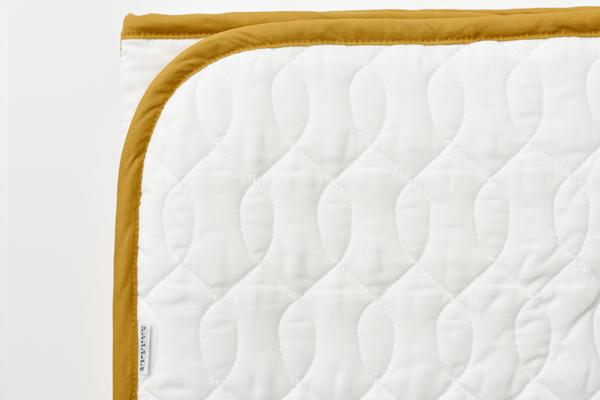 【大東寝具】～オールシーズン快適に使える敷パッド～ 京和晒綿紗 ガーゼ敷パッド（脱脂綿入り）4層（マスタード・シングル）［ 京都 寝具 老舗 敷パッド ふとん 人気 おすすめ 快眠 寝ごこち 睡眠 健康 お取り寄せ 通販 送料無料 ふるさと納税 ］