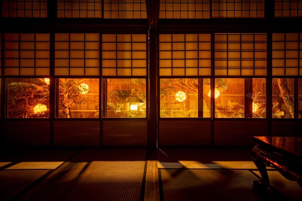 【西陣くらしの美術館 冨田屋】町家ライトアップ 文化財見学＋懐石料理プラン
